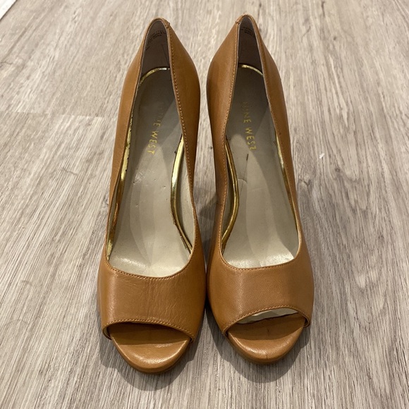 Nine West | Tan Leather with Gold Heel Accent Open Toe Pumps | Size 7.5 - Picture 2 of 7